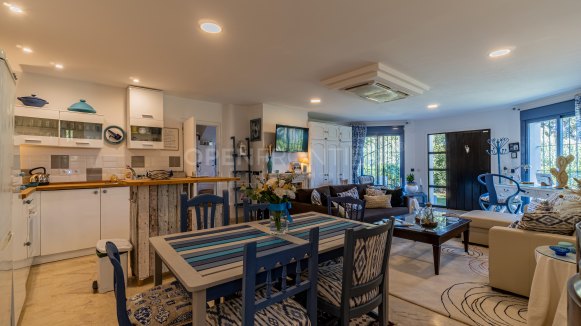 Ruime familievilla met 6 slaapkamers in Zone B, Sotogrande