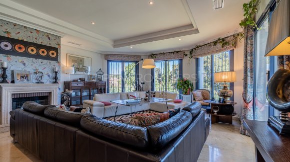 Ruime familievilla met 6 slaapkamers in Zone B, Sotogrande