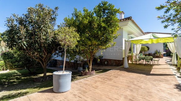 Ruime familievilla met 6 slaapkamers in Zone B, Sotogrande