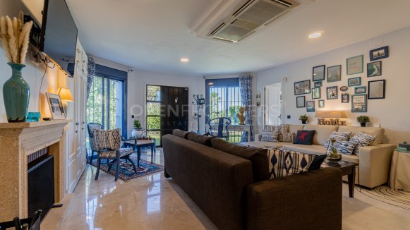 Ruime familievilla met 6 slaapkamers in Zone B, Sotogrande