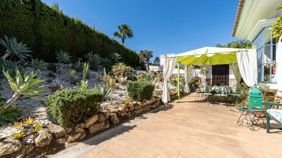 Ruime familievilla met 6 slaapkamers in Zone B, Sotogrande