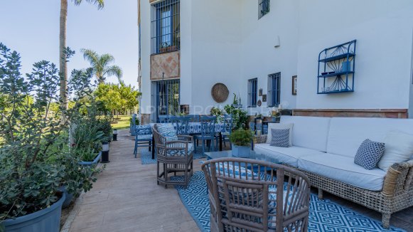 Ruime familievilla met 6 slaapkamers in Zone B, Sotogrande
