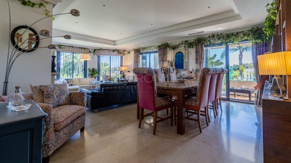 Ruime familievilla met 6 slaapkamers in Zone B, Sotogrande