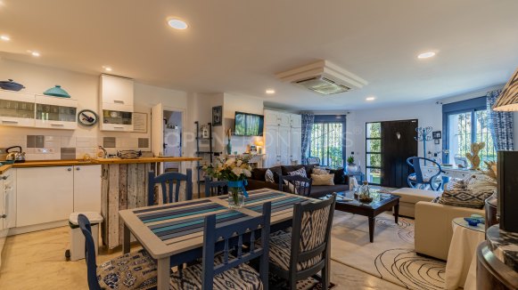 Ruime familievilla met 6 slaapkamers in Zone B, Sotogrande