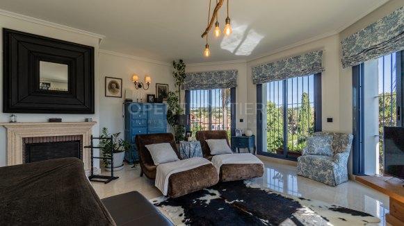 Ruime familievilla met 6 slaapkamers in Zone B, Sotogrande