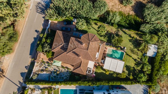 Ruime familievilla met 6 slaapkamers in Zone B, Sotogrande