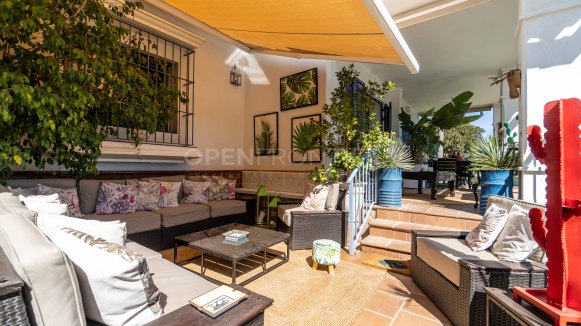 Ruime familievilla met 6 slaapkamers in Zone B, Sotogrande