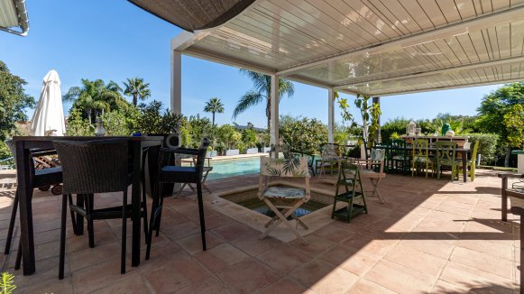 Ruime familievilla met 6 slaapkamers in Zone B, Sotogrande