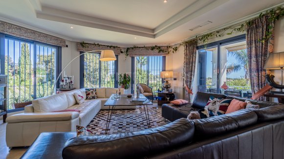 Ruime familievilla met 6 slaapkamers in Zone B, Sotogrande