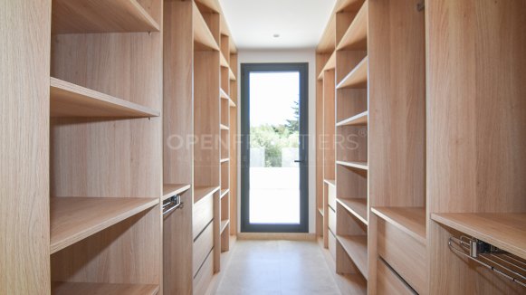 Contemporary new build villa in Sotogrande Costa