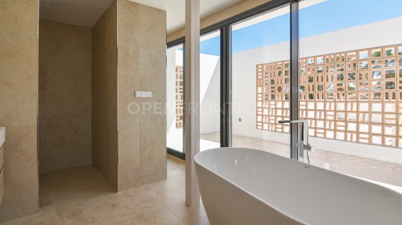 Contemporary new build villa in Sotogrande Costa