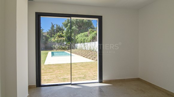 Contemporary new build villa in Sotogrande Costa