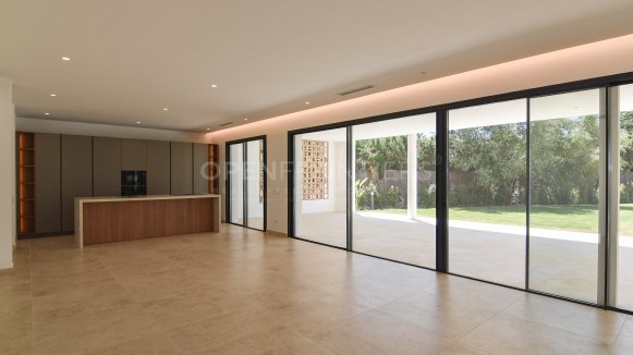 Contemporary new build villa in Sotogrande Costa