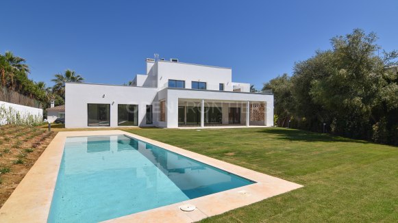 Contemporary new build villa in Sotogrande Costa