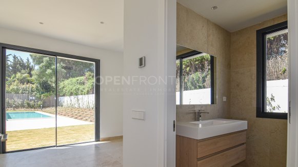 Contemporary new build villa in Sotogrande Costa
