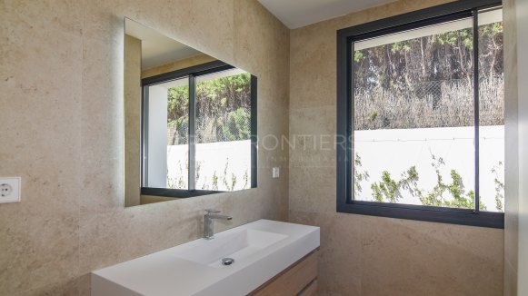 Contemporary new build villa in Sotogrande Costa