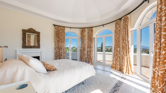 Family villa in Sotogrande Alto with panoramic sea views
