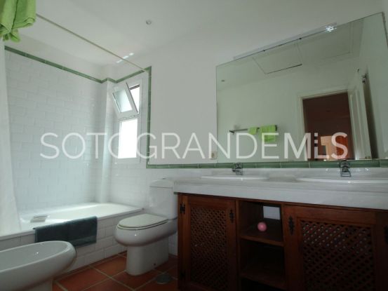 Villa a la venta de 5 dormitorios en Sotogrande Alto | Michael Lane Assiciates