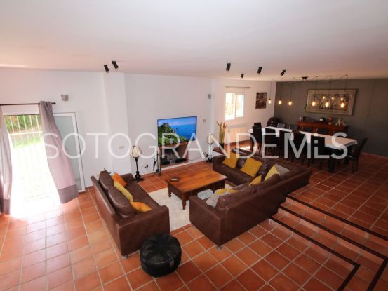 Villa a la venta de 5 dormitorios en Sotogrande Alto | Michael Lane Assiciates