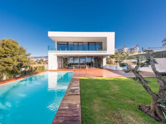 Buy 6 bedrooms villa in Zona Casino, Nueva Andalucia | Luxury Villa Sales