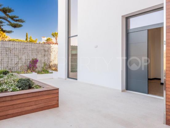 Buy 6 bedrooms villa in Zona Casino, Nueva Andalucia | Luxury Villa Sales