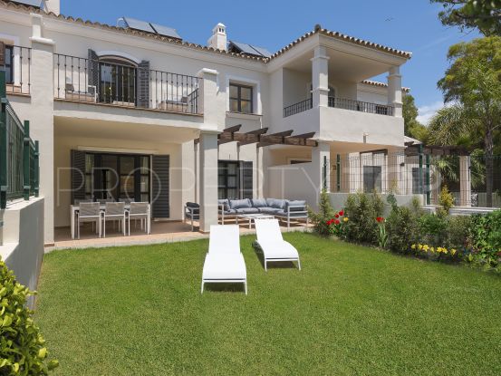 For sale 4 bedrooms town house in Guadalmina Baja | Magna Estates