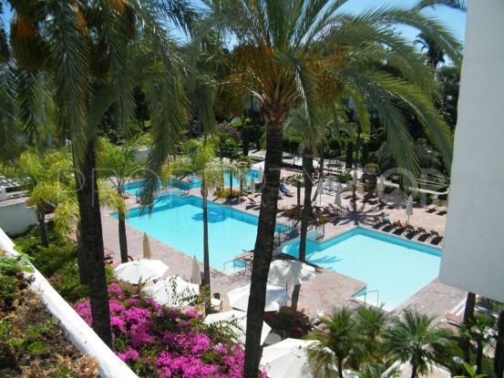 For sale penthouse with 2 bedrooms in Alcazaba | Gabriela Recalde Marbella Properties