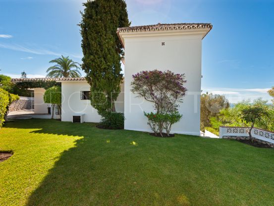 Villa for sale in El Paraiso with 4 bedrooms | Gabriela Recalde Marbella Properties