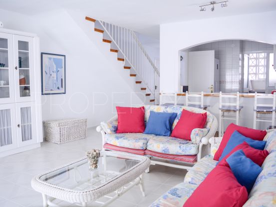 Buy duplex in Calahonda with 3 bedrooms | Gabriela Recalde Marbella Properties