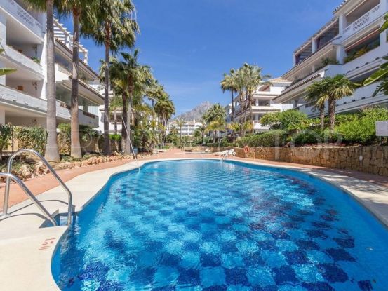 For sale apartment in Las Cañas Beach, Marbella Golden Mile | Escanda Properties