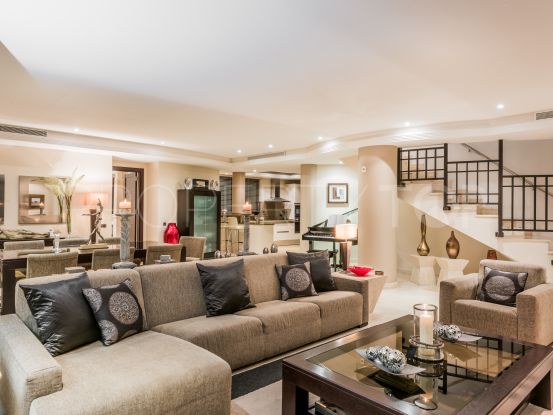 For sale 3 bedrooms duplex penthouse in Laguna de Banus, Marbella - Puerto Banus | Callum Swan Realty