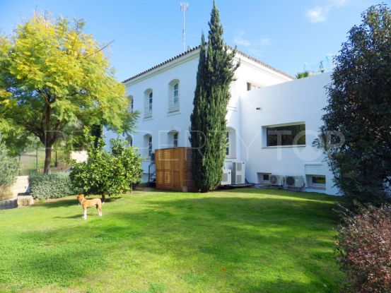 Villa for sale in Capanes Sur with 5 bedrooms | Inmobiliaria Luz