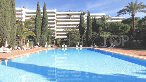 For sale apartment with 4 bedrooms in Don Gonzalo, Marbella | Inmobiliaria Luz