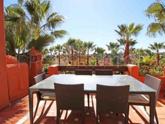 For sale penthouse with 3 bedrooms in La Alzambra, Nueva Andalucia | Inmobiliaria Luz