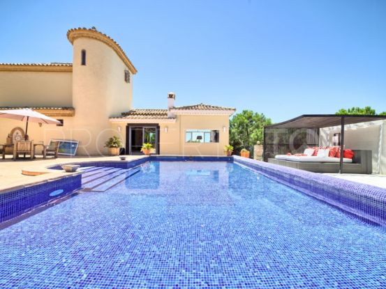 Villa for sale in New Golden Mile with 4 bedrooms | Key Real Estate