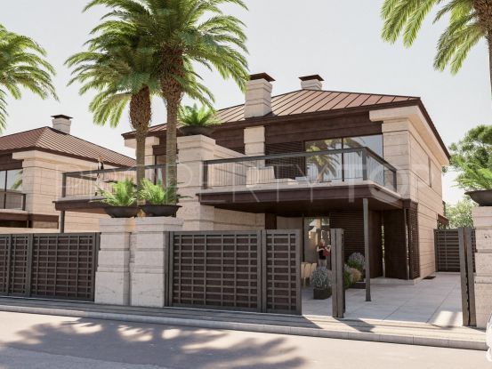 For sale semi detached villa with 3 bedrooms in El Oasis Club, Marbella Golden Mile | Value Added Property