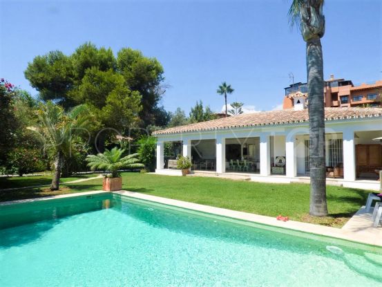 Buy villa in El Paraiso Barronal, Estepona | Marbella Hills Homes