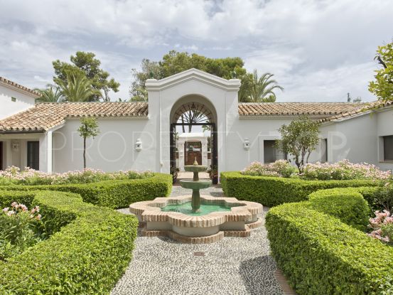 10 bedrooms Guadalmina Baja villa for sale | Cleox Inversiones