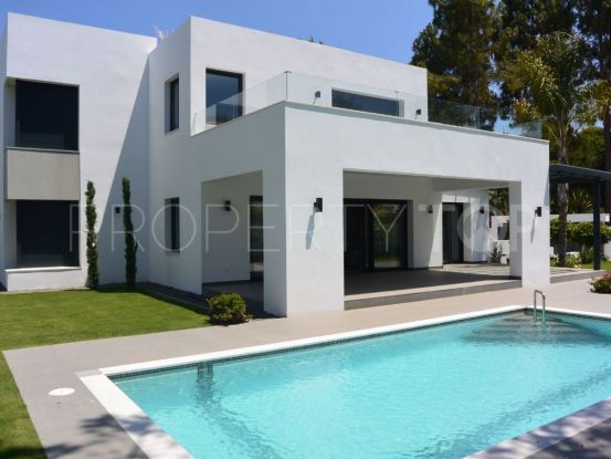 For sale El Paraiso villa with 5 bedrooms | Cleox Inversiones