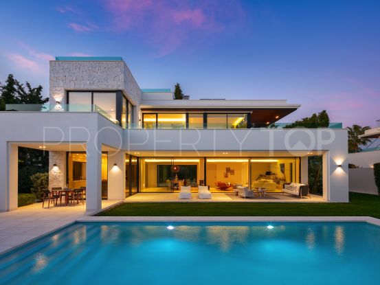 For sale villa with 4 bedrooms in Casasola, Estepona | Cleox Inversiones
