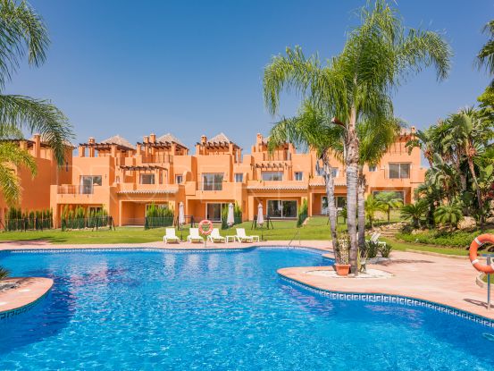 Buy town house in Benahavis | Quartiers Estates