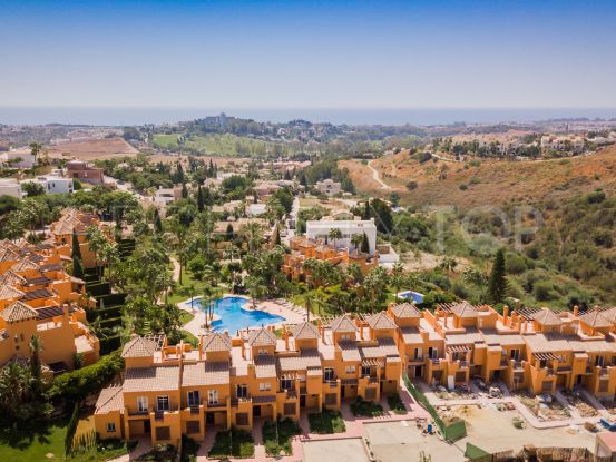 Buy town house in Benahavis | Quartiers Estates