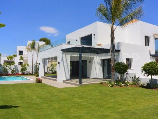 Villa with 4 bedrooms for sale in El Paraiso, Estepona | Campomar Real Estate