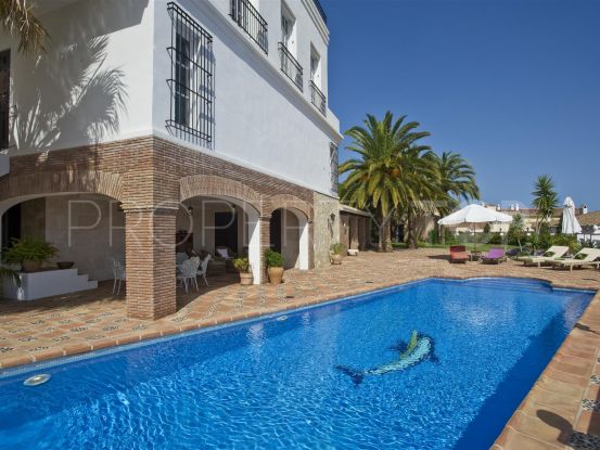 Finca for sale in Fuengirola with 9 bedrooms | Campomar Real Estate