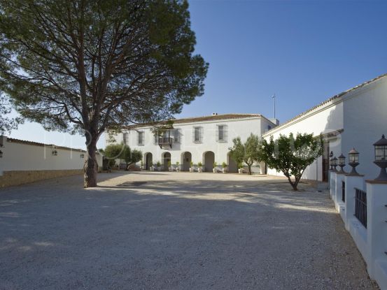 Finca for sale in Fuengirola with 9 bedrooms | Campomar Real Estate
