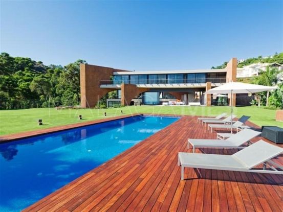 Comprar villa con 8 dormitorios en La Heredia, Benahavis | Campomar Real Estate