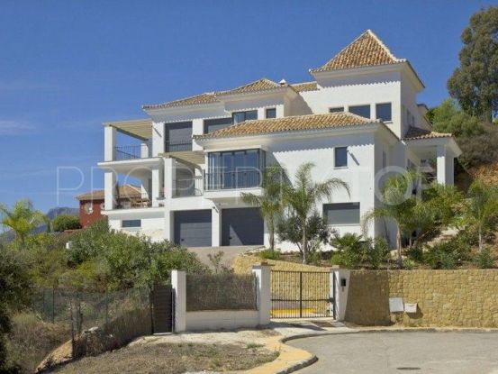 Villa for sale in Los Altos de los Monteros | Hansa Realty