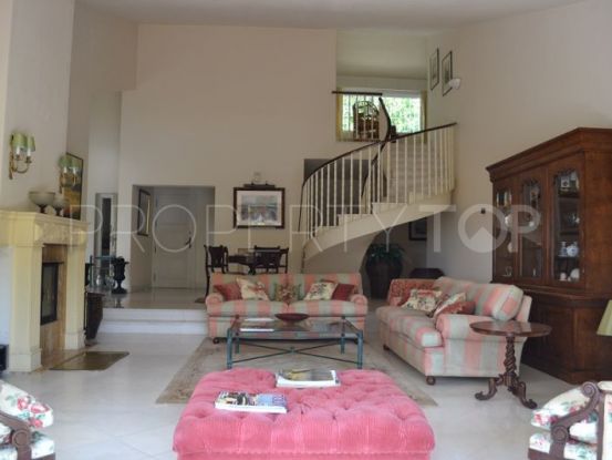 For sale Rio Real villa with 6 bedrooms | Nevado Realty Marbella