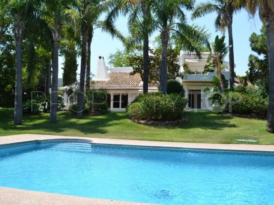For sale Rio Real villa with 6 bedrooms | Nevado Realty Marbella
