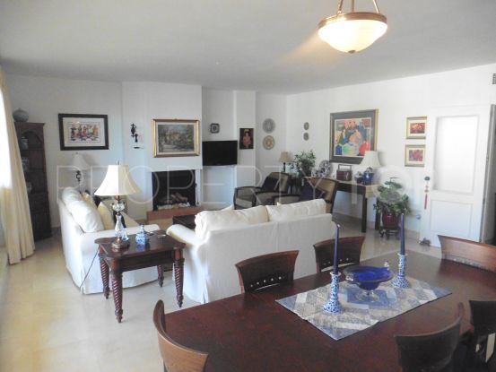 For sale 2 bedrooms apartment in Sotogrande Puerto Deportivo | John Medina Real Estate